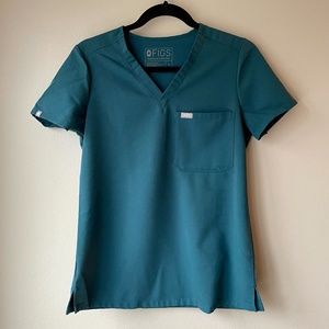 Women's Figs Scrub Top: Catarina One-Pocket Scrub Top, Caribbean Blue, Size XS